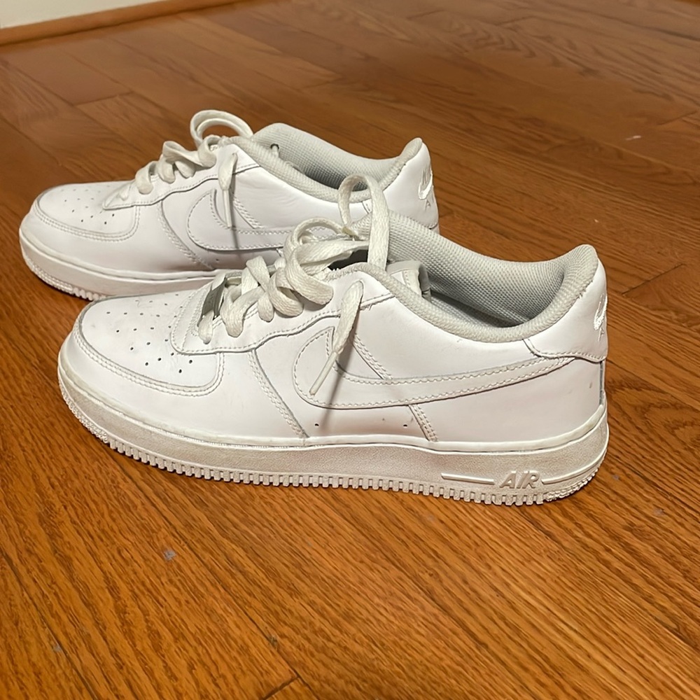 Nike AF1 shoes. White.